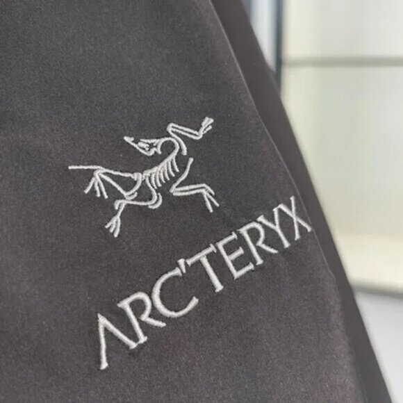 Arc’teryx Beta Series Beta LT Hooded Hardshell Jacket - Picture 6 of 9